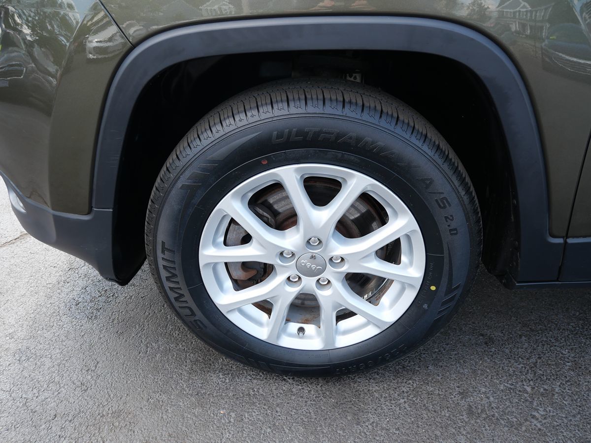 2015 Jeep Cherokee Latitude photo 33