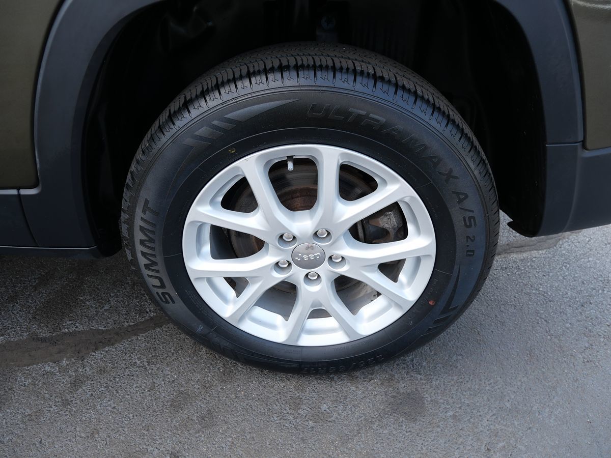 2015 Jeep Cherokee Latitude photo 34