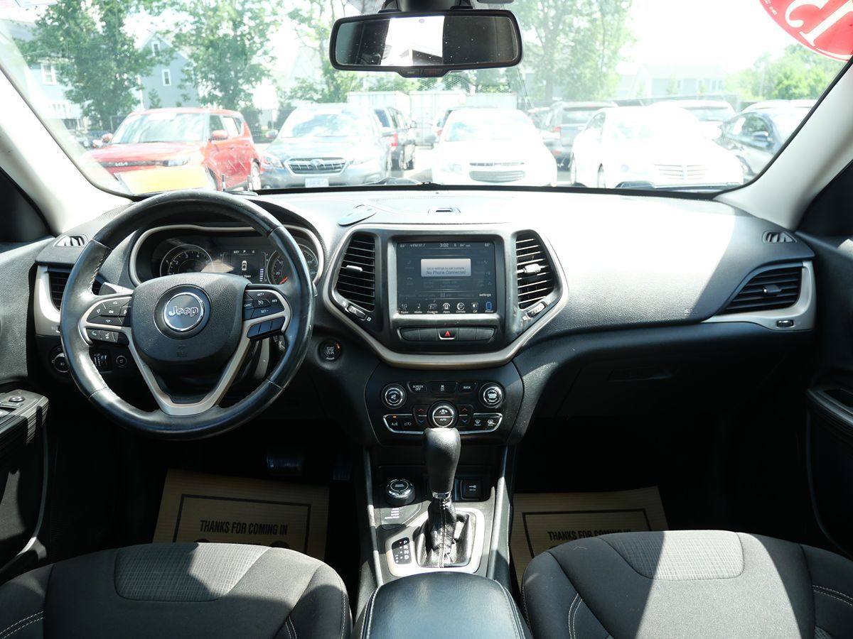 2015 Jeep Cherokee Latitude photo 18