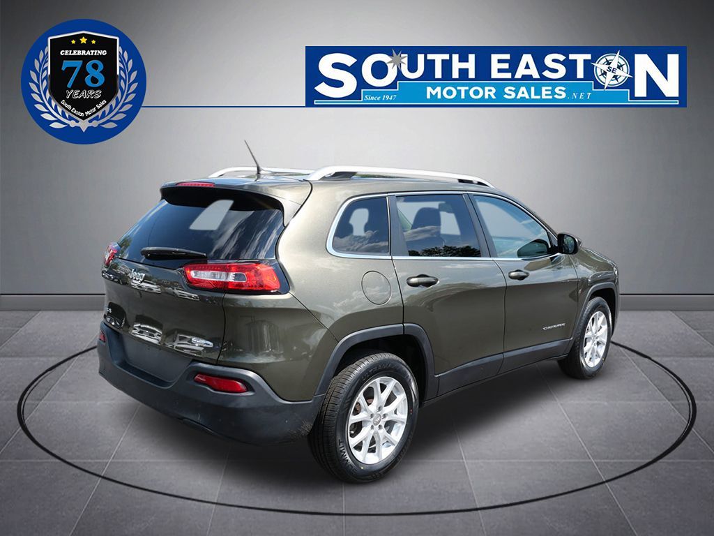 2015 Jeep Cherokee Latitude photo 3