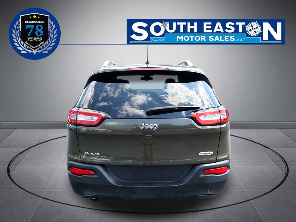 2015 Jeep Cherokee Latitude photo 8