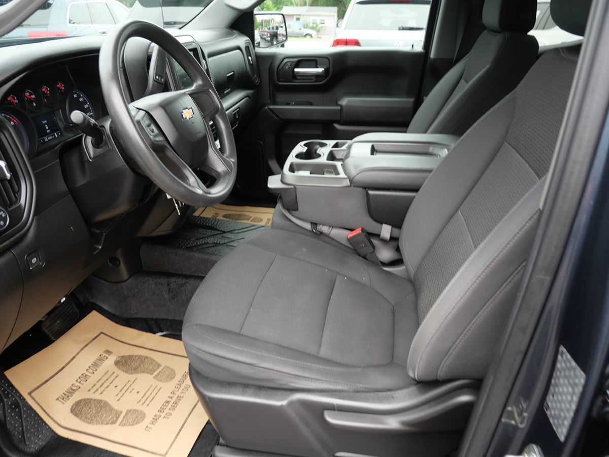 2019 Chevrolet Silverado 1500 Custom photo 10