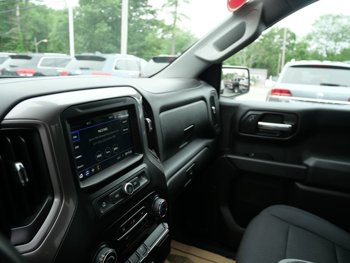2019 Chevrolet Silverado 1500 Custom photo 13