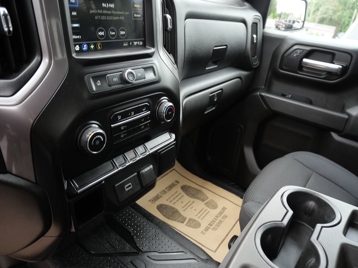 2019 Chevrolet Silverado 1500 Custom photo 14
