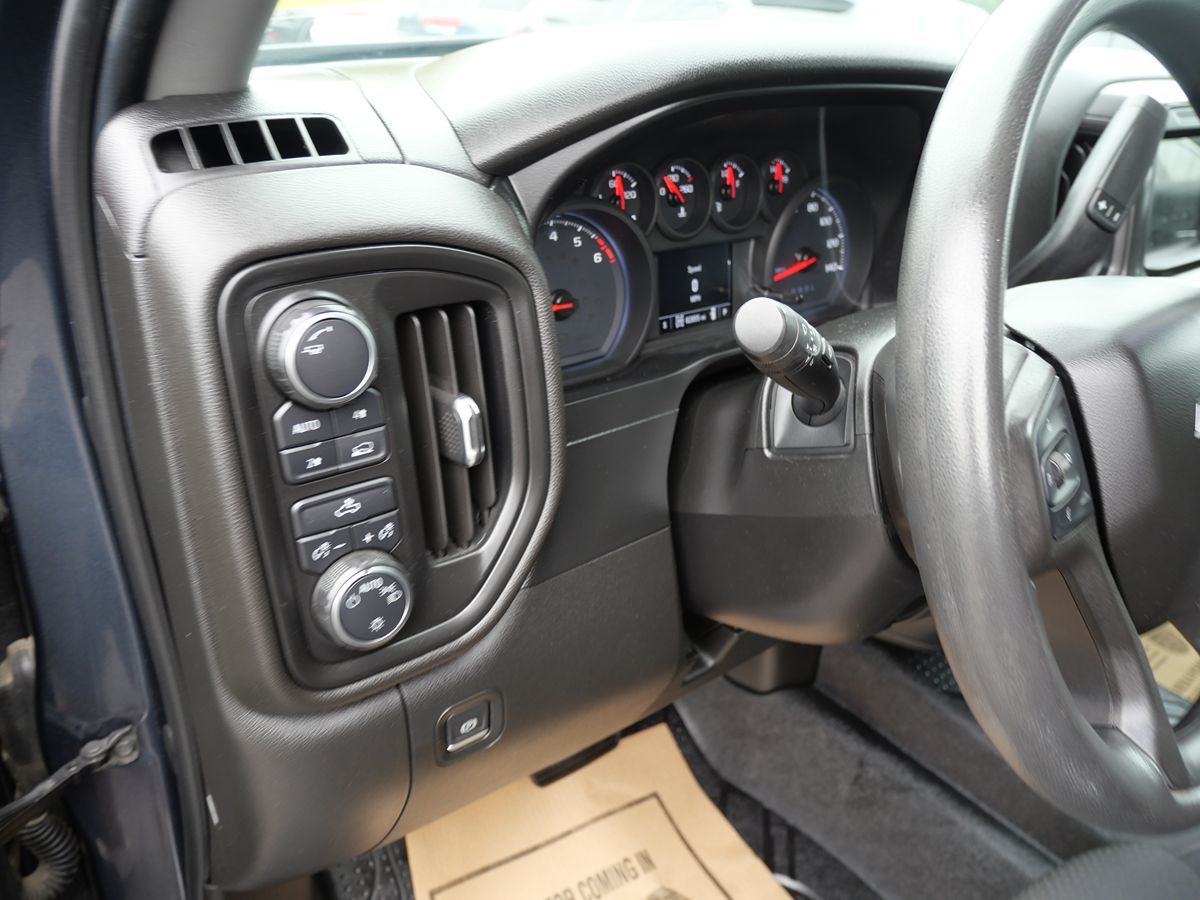 2019 Chevrolet Silverado 1500 Custom photo 15