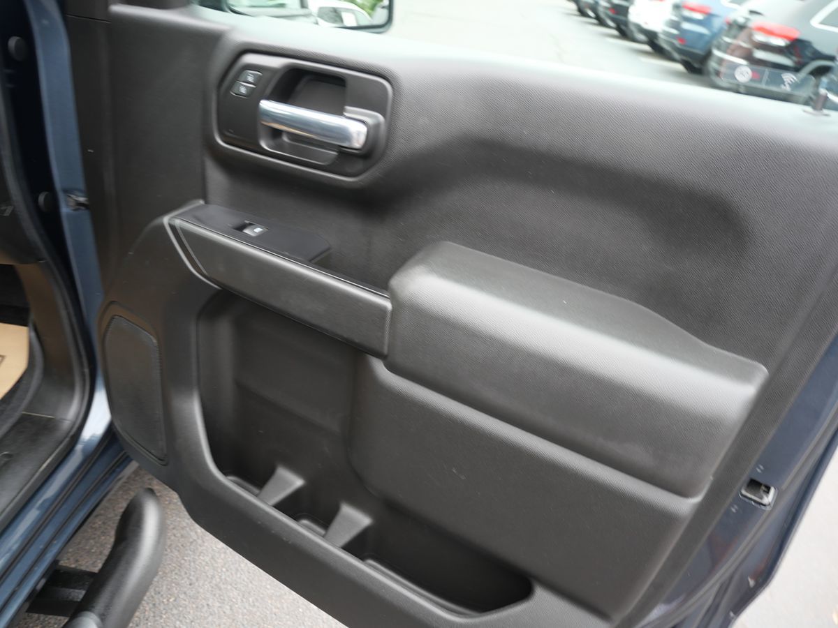 2019 Chevrolet Silverado 1500 Custom photo 29