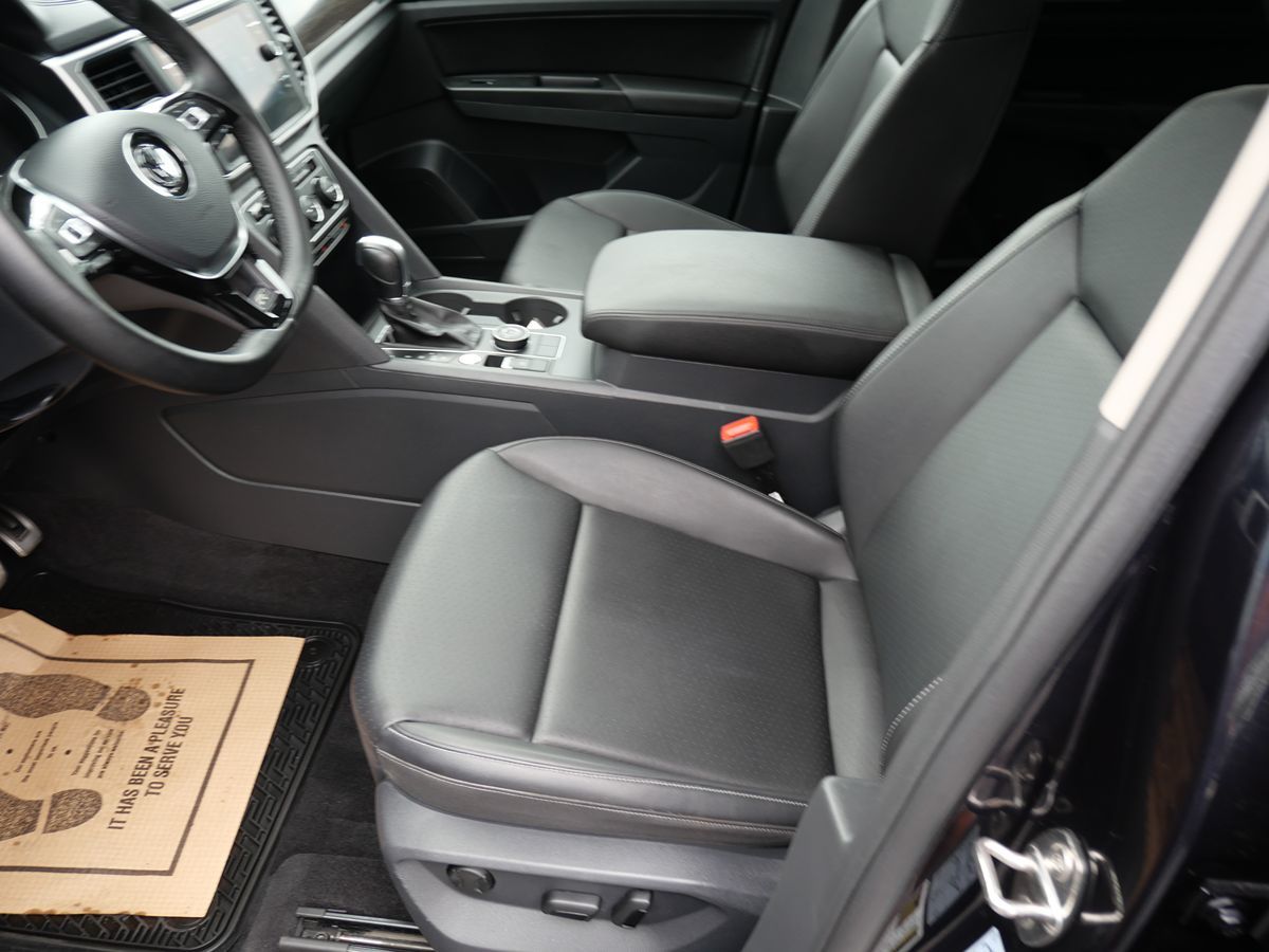 2018 Volkswagen Atlas V6 SE Technology R-Line photo 10