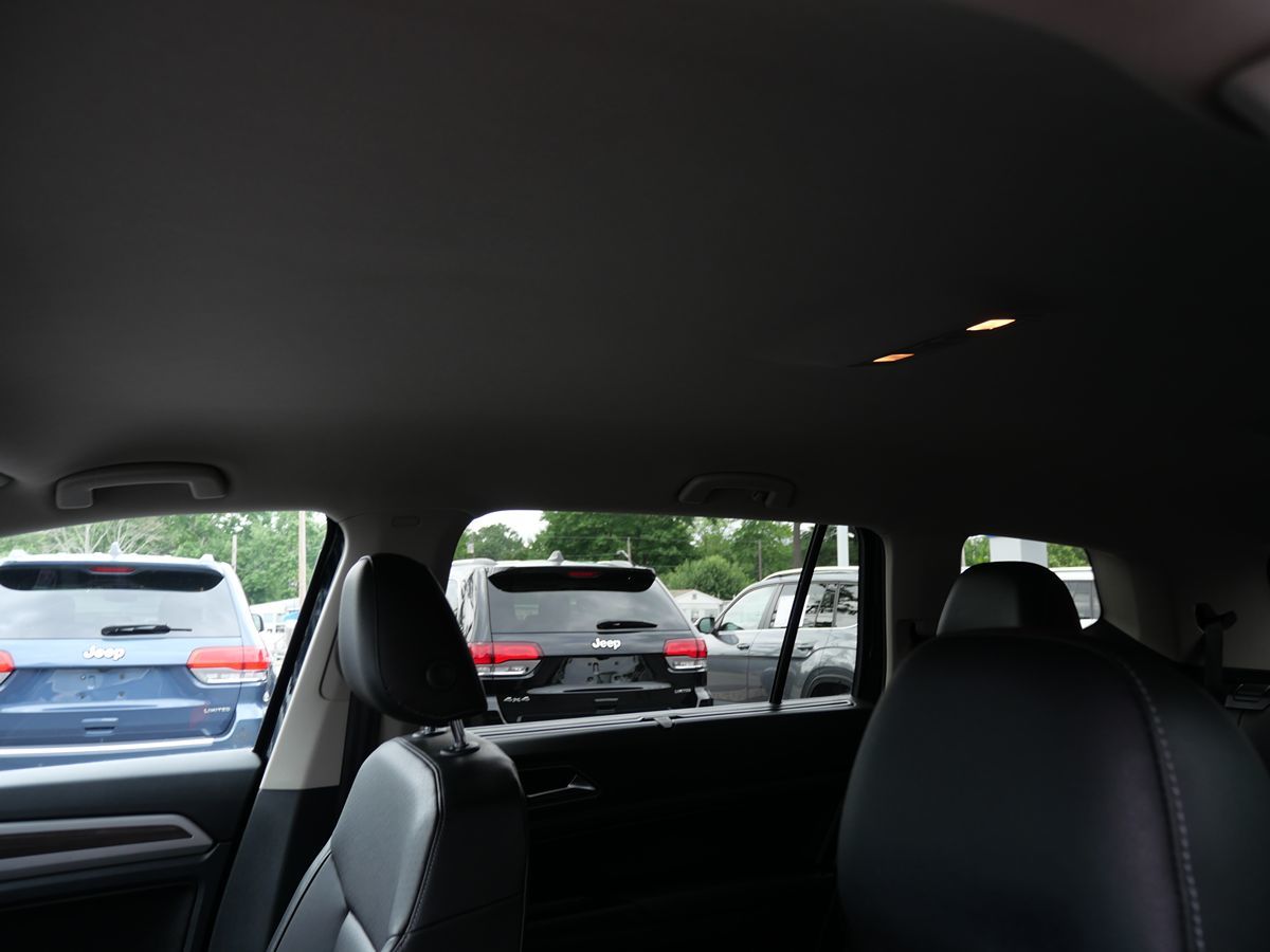 2018 Volkswagen Atlas V6 SE Technology R-Line photo 11