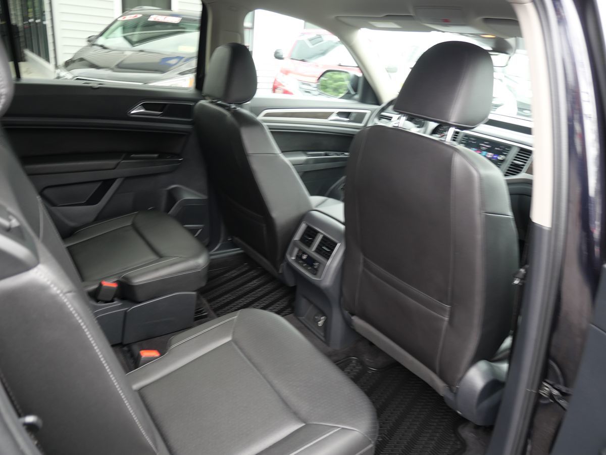 2018 Volkswagen Atlas V6 SE Technology R-Line photo 24