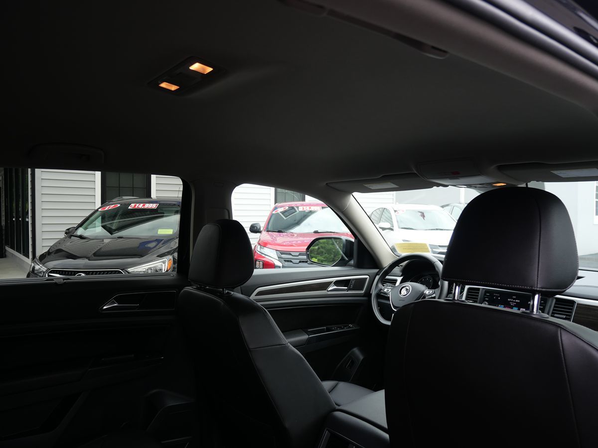 2018 Volkswagen Atlas V6 SE Technology R-Line photo 28