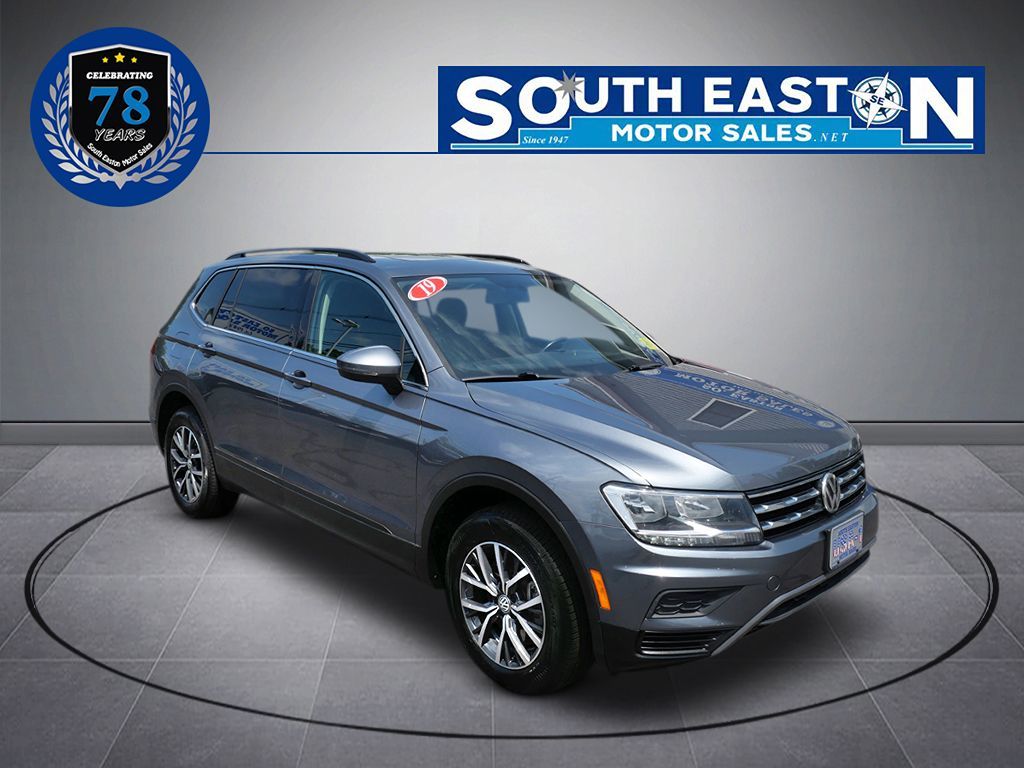 2019 Volkswagen Tiguan SE photo 2