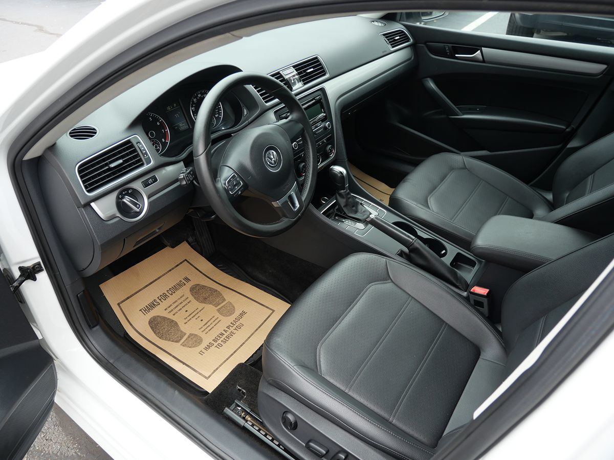 2015 Volkswagen Passat S photo 7