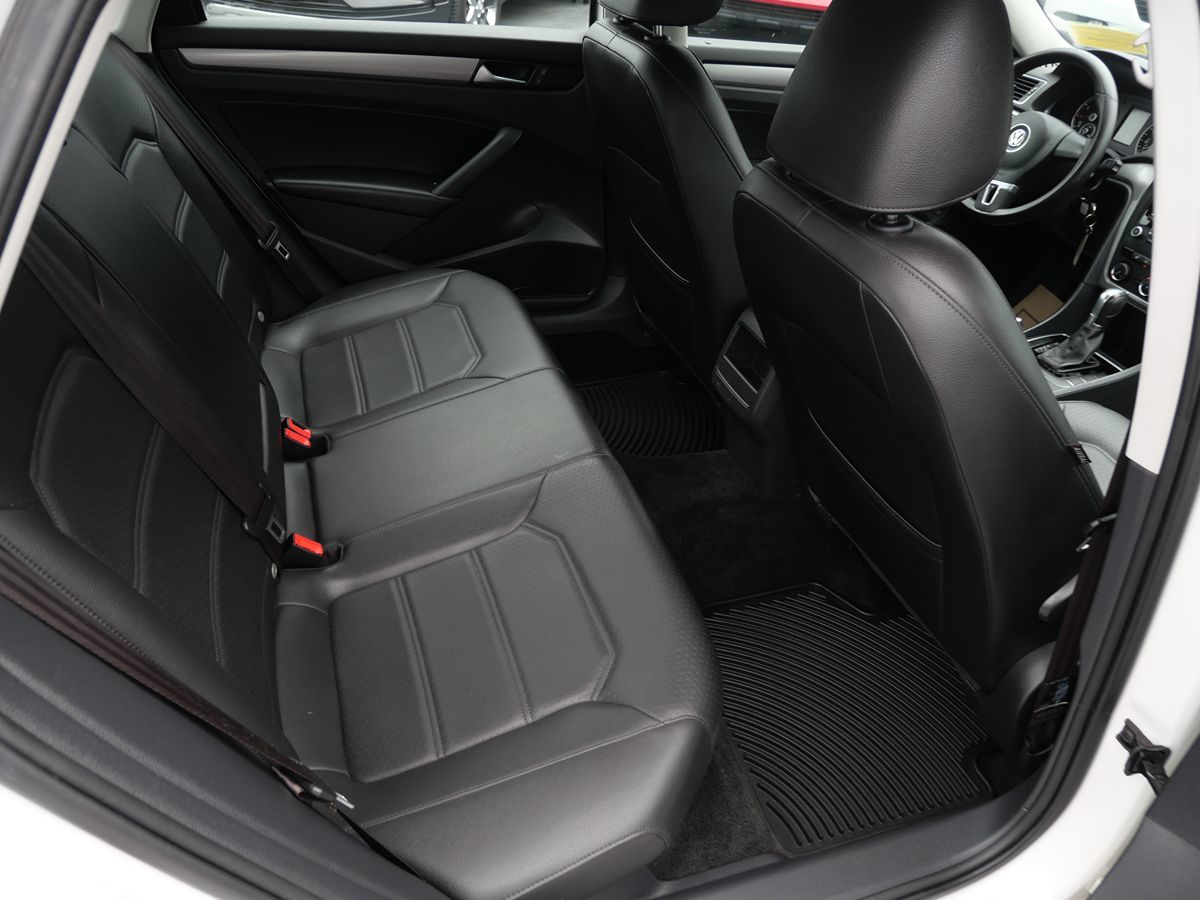 2015 Volkswagen Passat S photo 20
