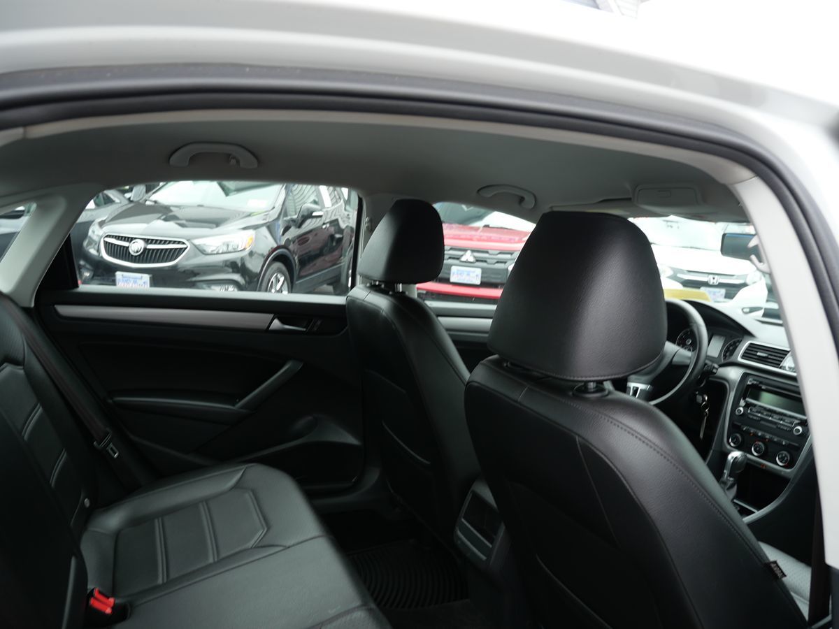 2015 Volkswagen Passat S photo 21