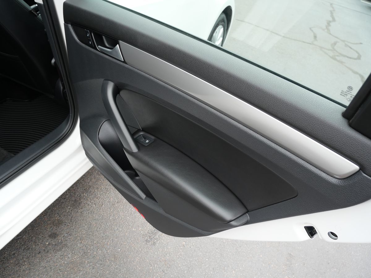 2015 Volkswagen Passat S photo 22