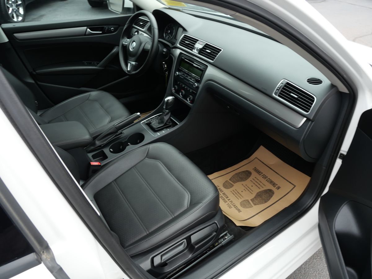 2015 Volkswagen Passat S photo 23