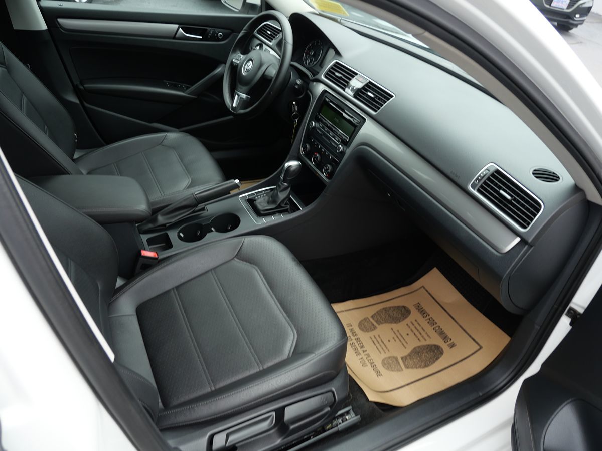 2015 Volkswagen Passat S photo 24