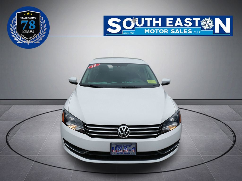 2015 Volkswagen Passat S photo 3