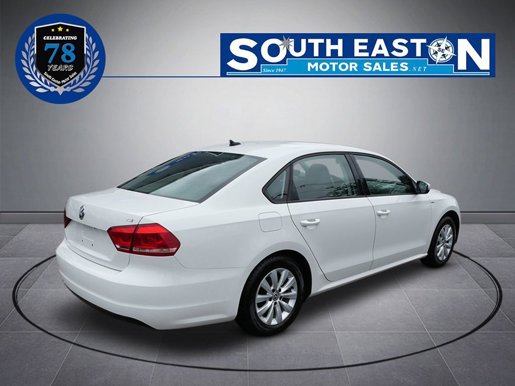 2015 Volkswagen Passat S photo 5