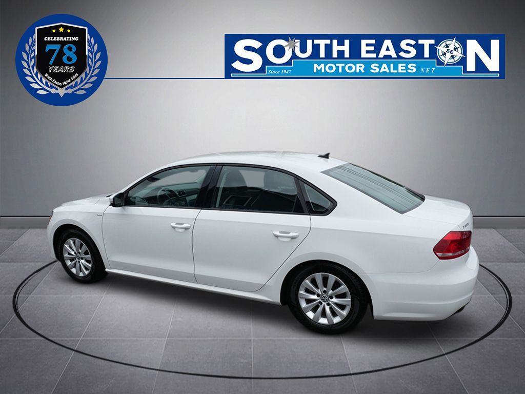 2015 Volkswagen Passat S photo 4