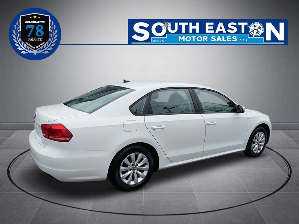 2015 Volkswagen Passat S photo 6