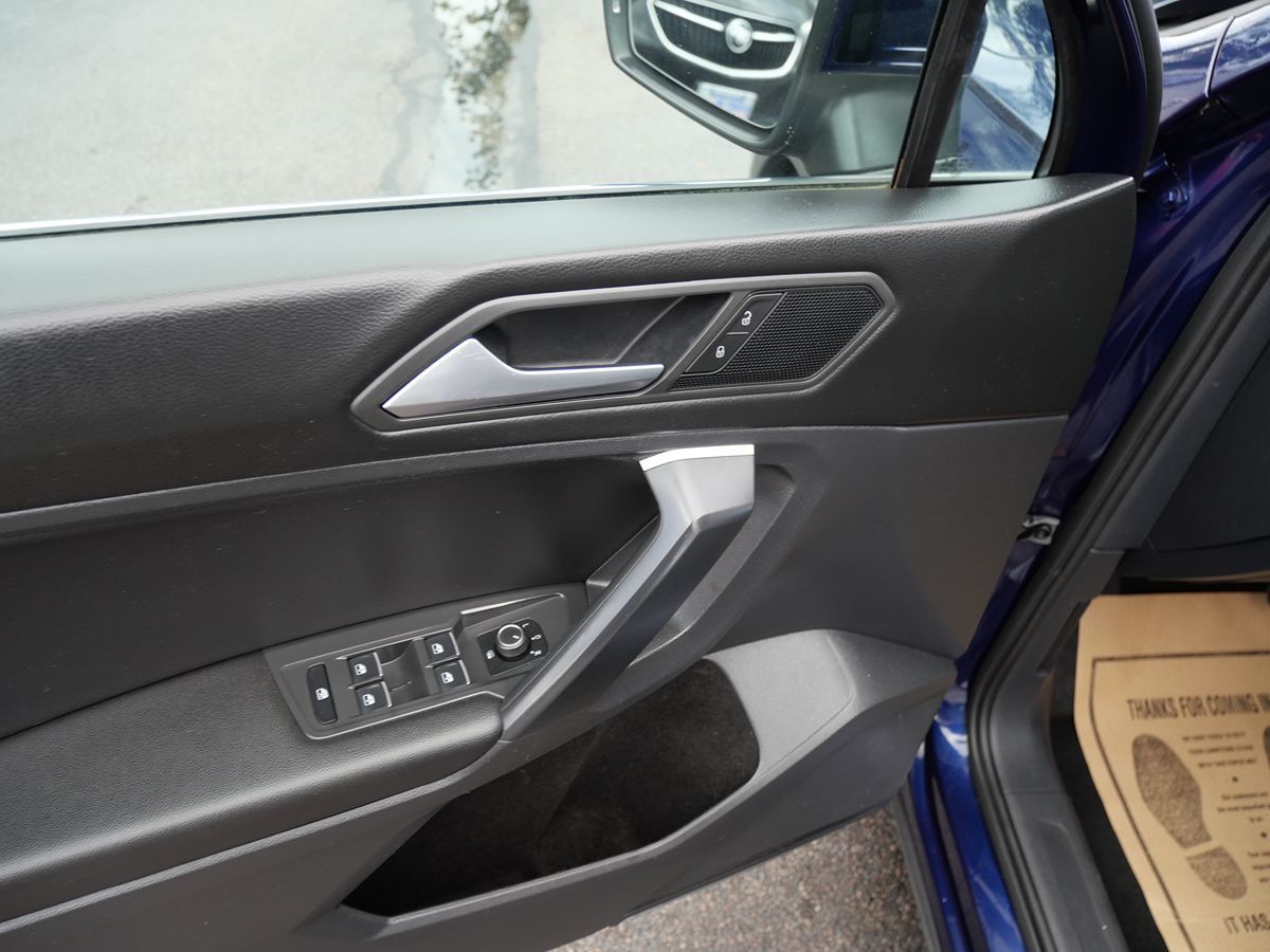 2021 Volkswagen Tiguan SE photo 12
