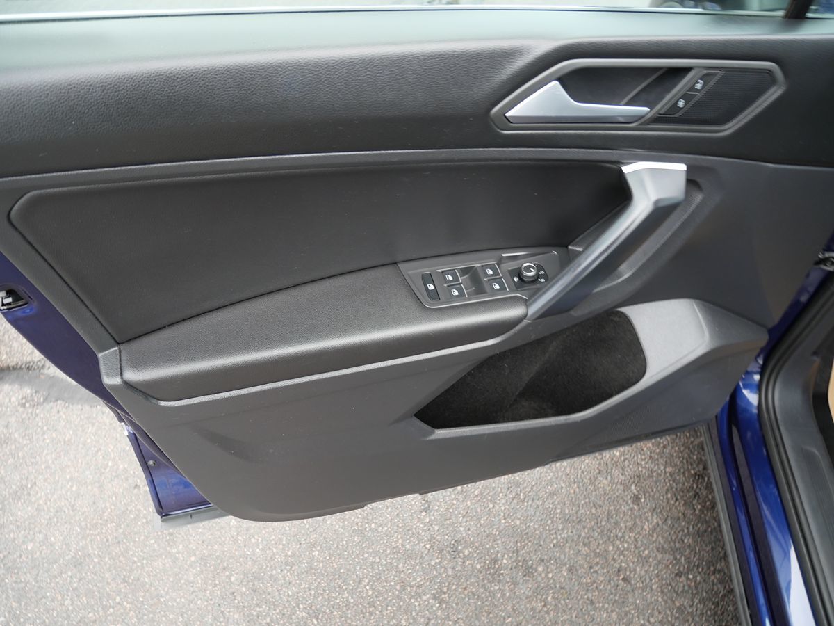 2021 Volkswagen Tiguan SE photo 13