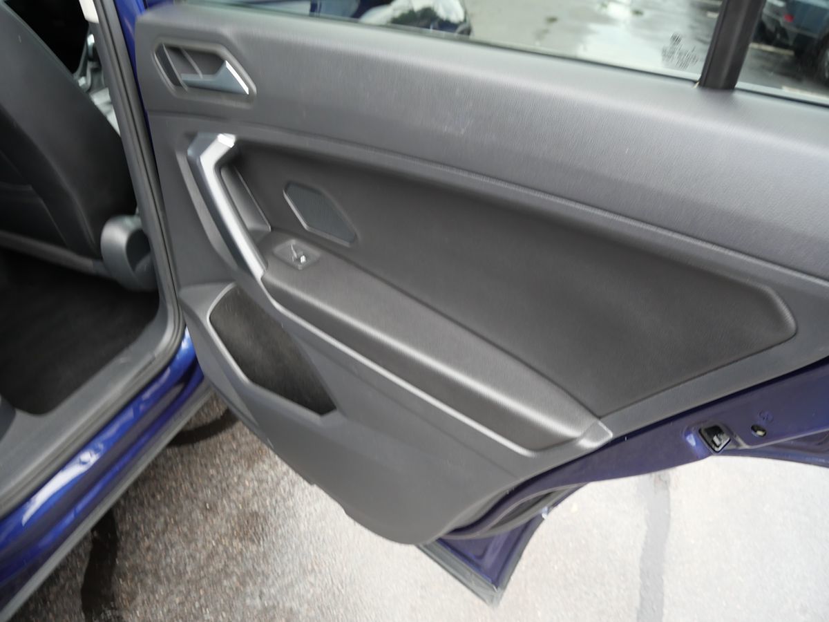 2021 Volkswagen Tiguan SE photo 22