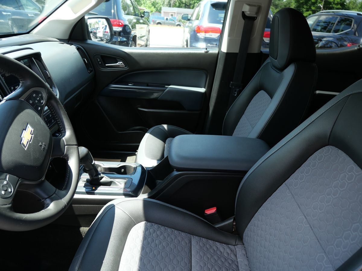 2015 Chevrolet Colorado Z71 photo 9