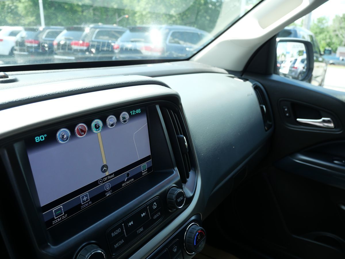 2015 Chevrolet Colorado Z71 photo 14