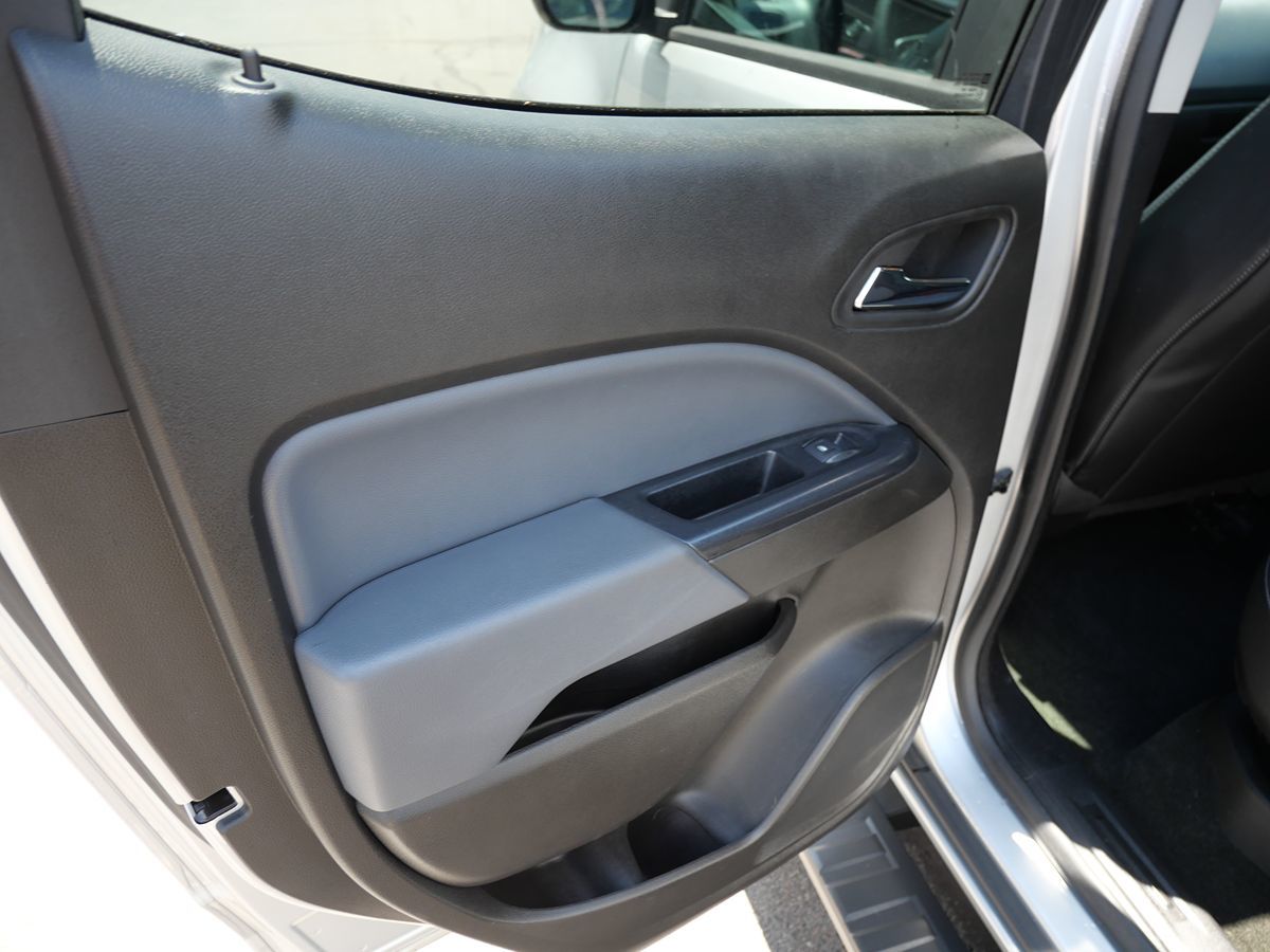 2015 Chevrolet Colorado Z71 photo 18
