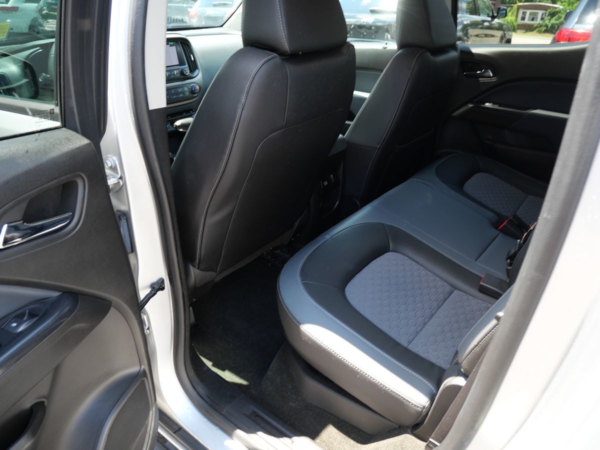 2015 Chevrolet Colorado Z71 photo 19
