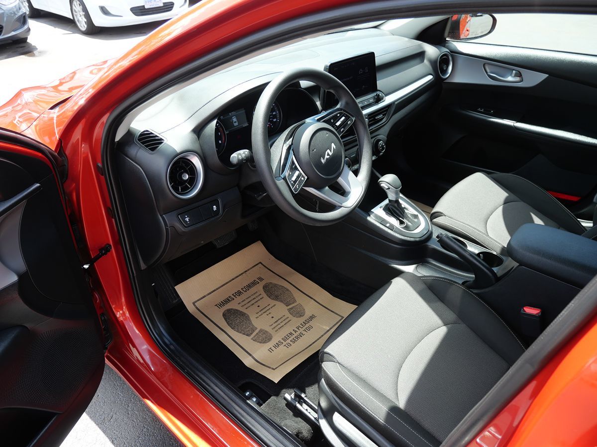2022 Kia Forte LXS photo 9