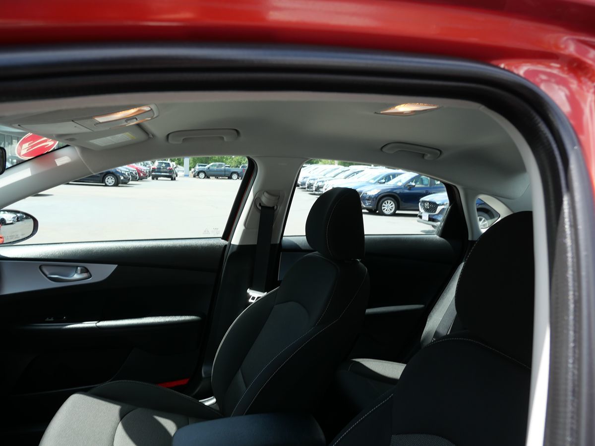 2022 Kia Forte LXS photo 11