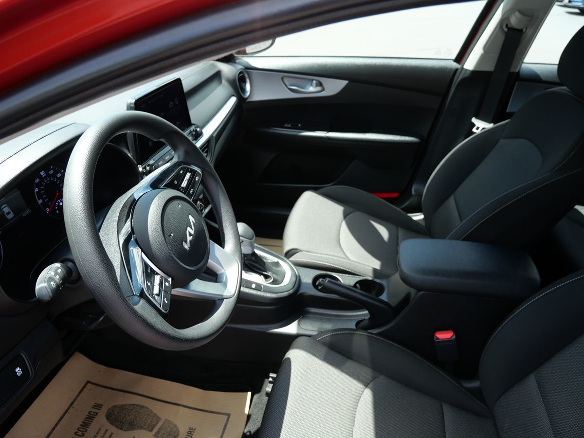 2022 Kia Forte LXS photo 12