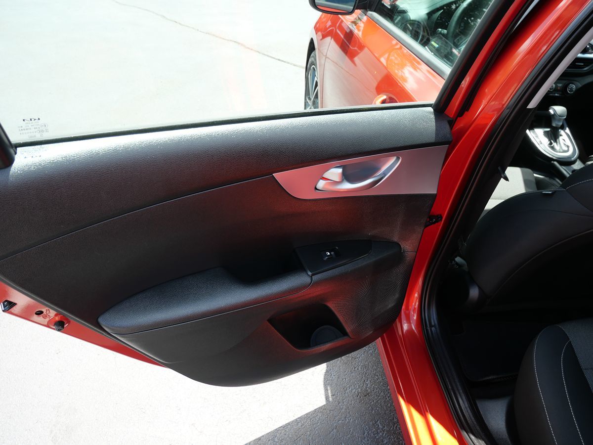 2022 Kia Forte LXS photo 17
