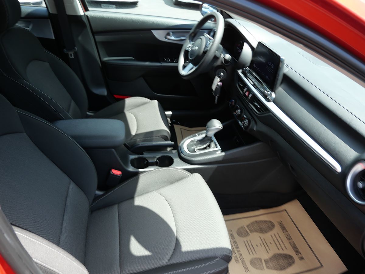 2022 Kia Forte LXS photo 26