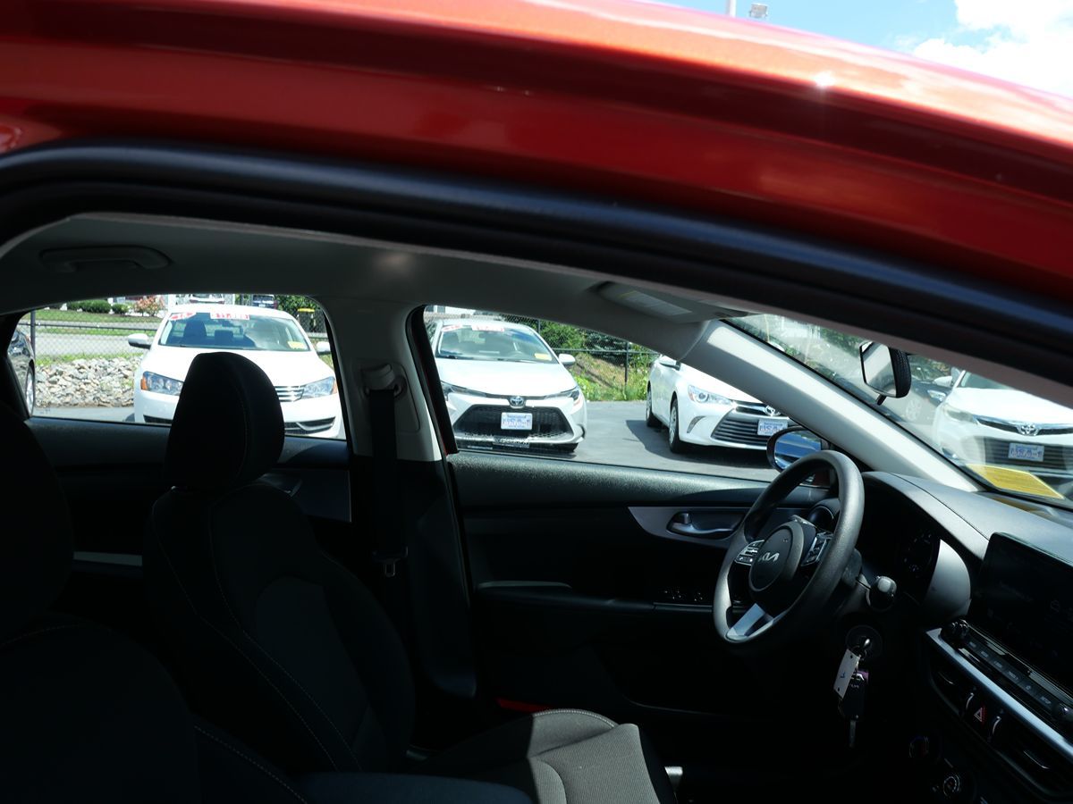 2022 Kia Forte LXS photo 27