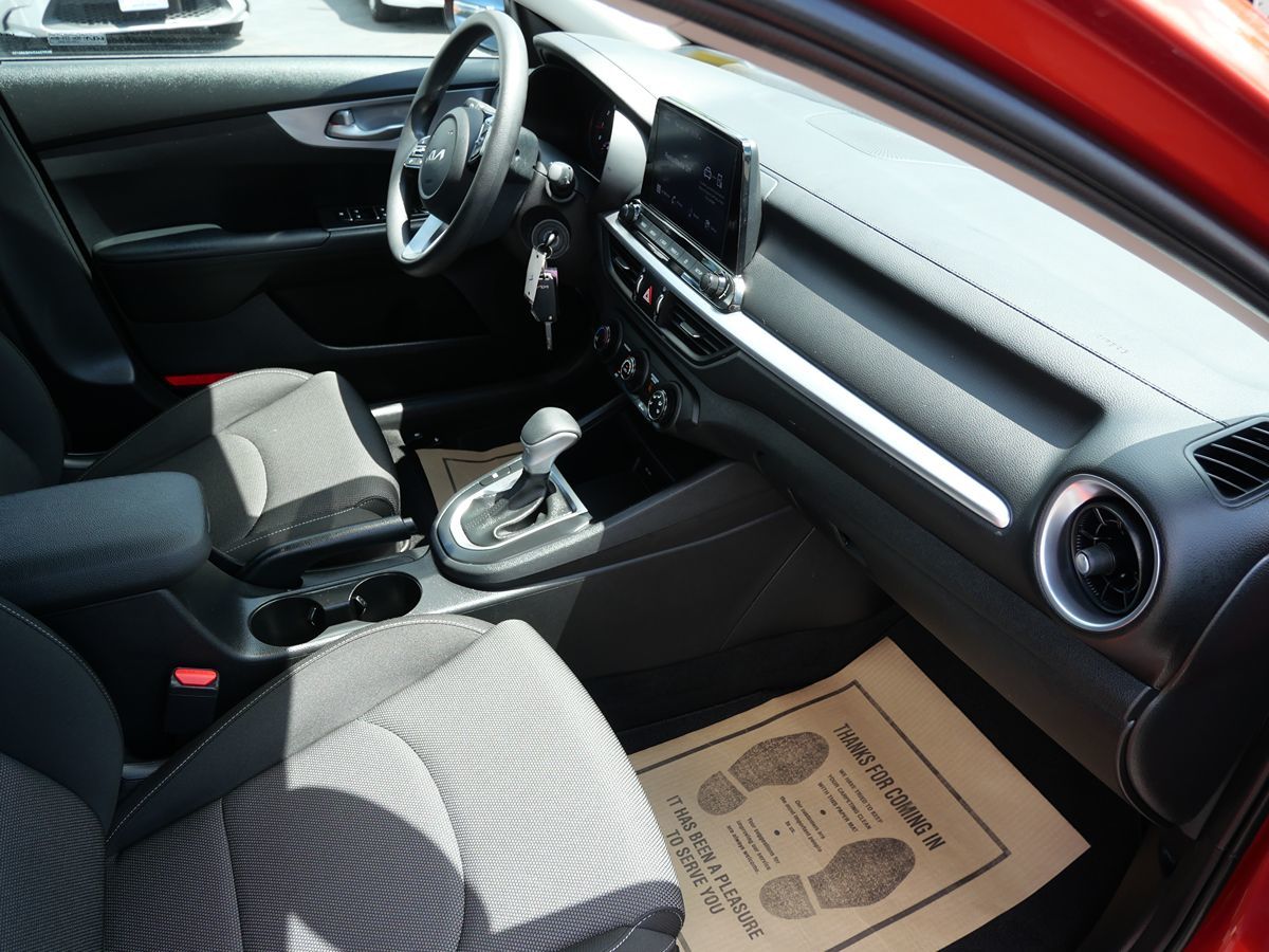 2022 Kia Forte LXS photo 28