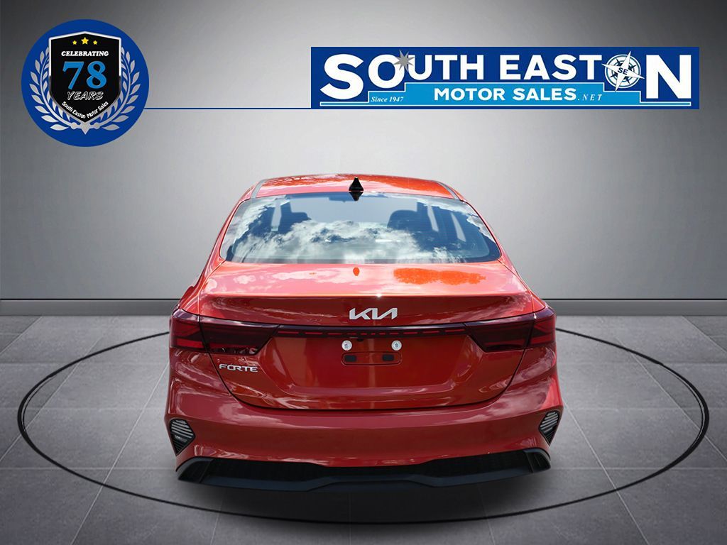 2022 Kia Forte LXS photo 4