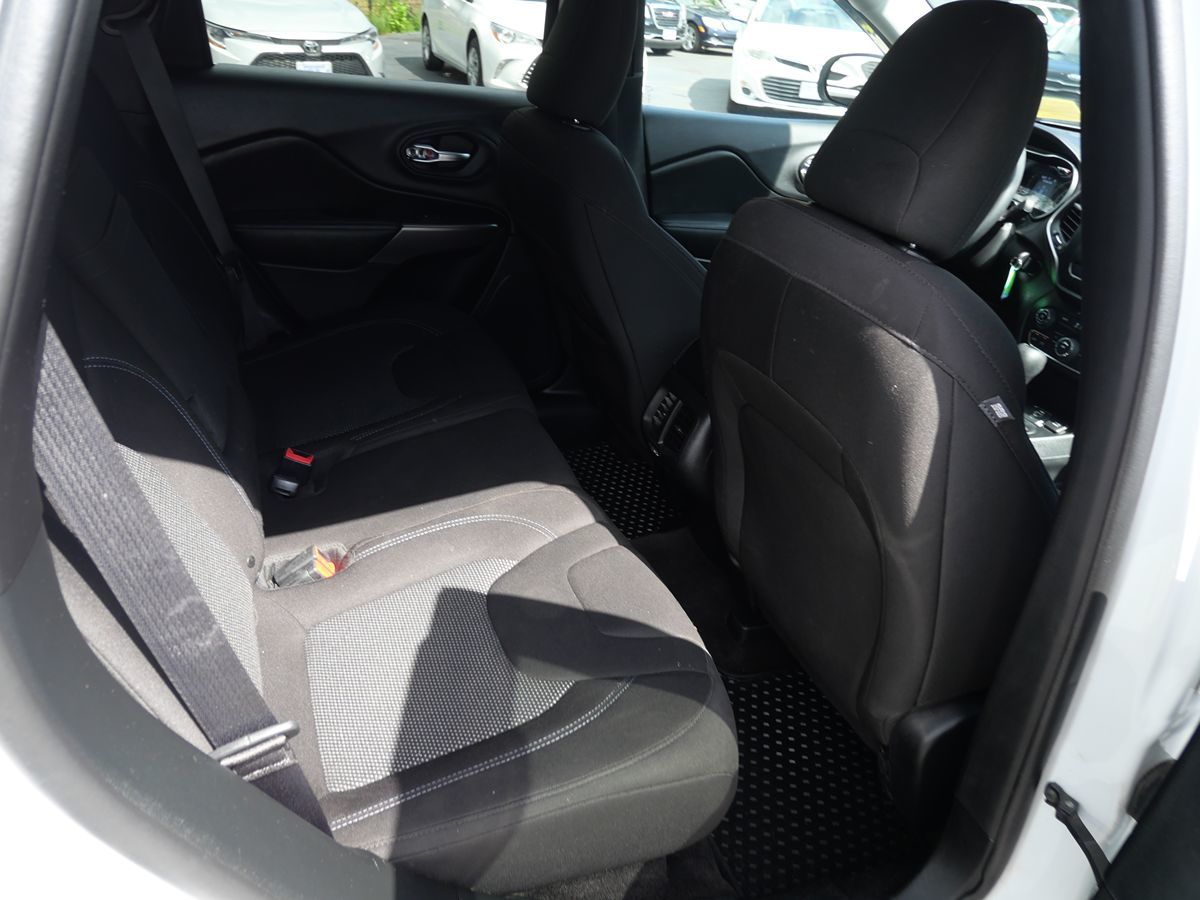 2019 Jeep Cherokee Latitude photo 23