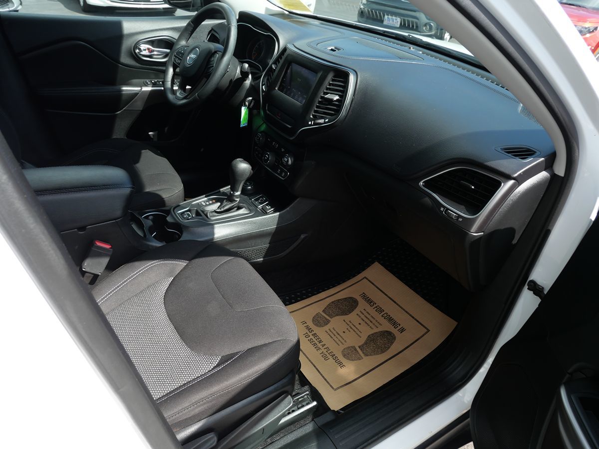 2019 Jeep Cherokee Latitude photo 26