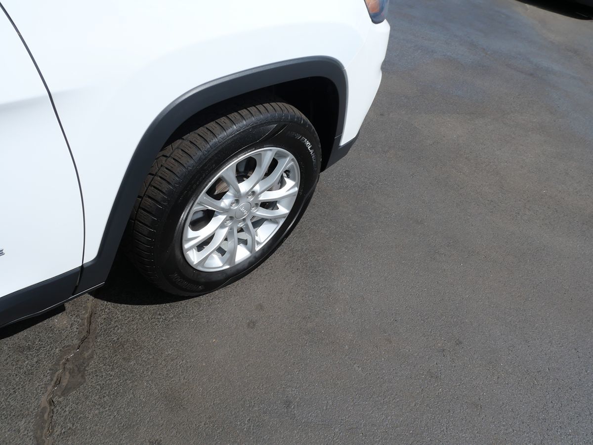 2019 Jeep Cherokee Latitude photo 32