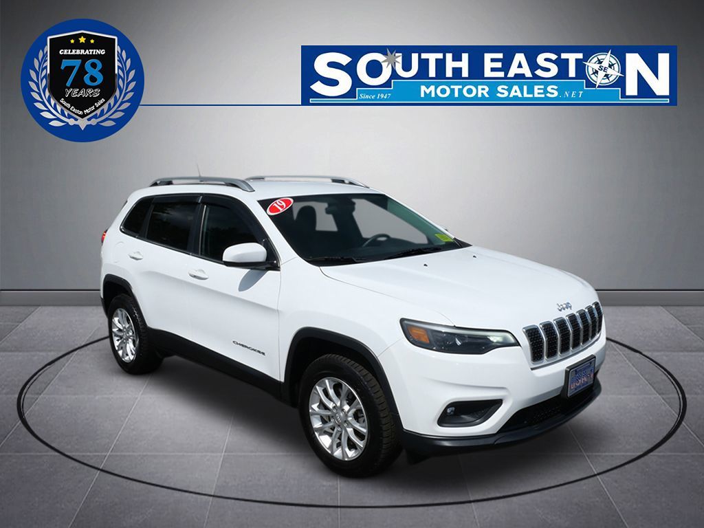 2019 Jeep Cherokee Latitude photo 2