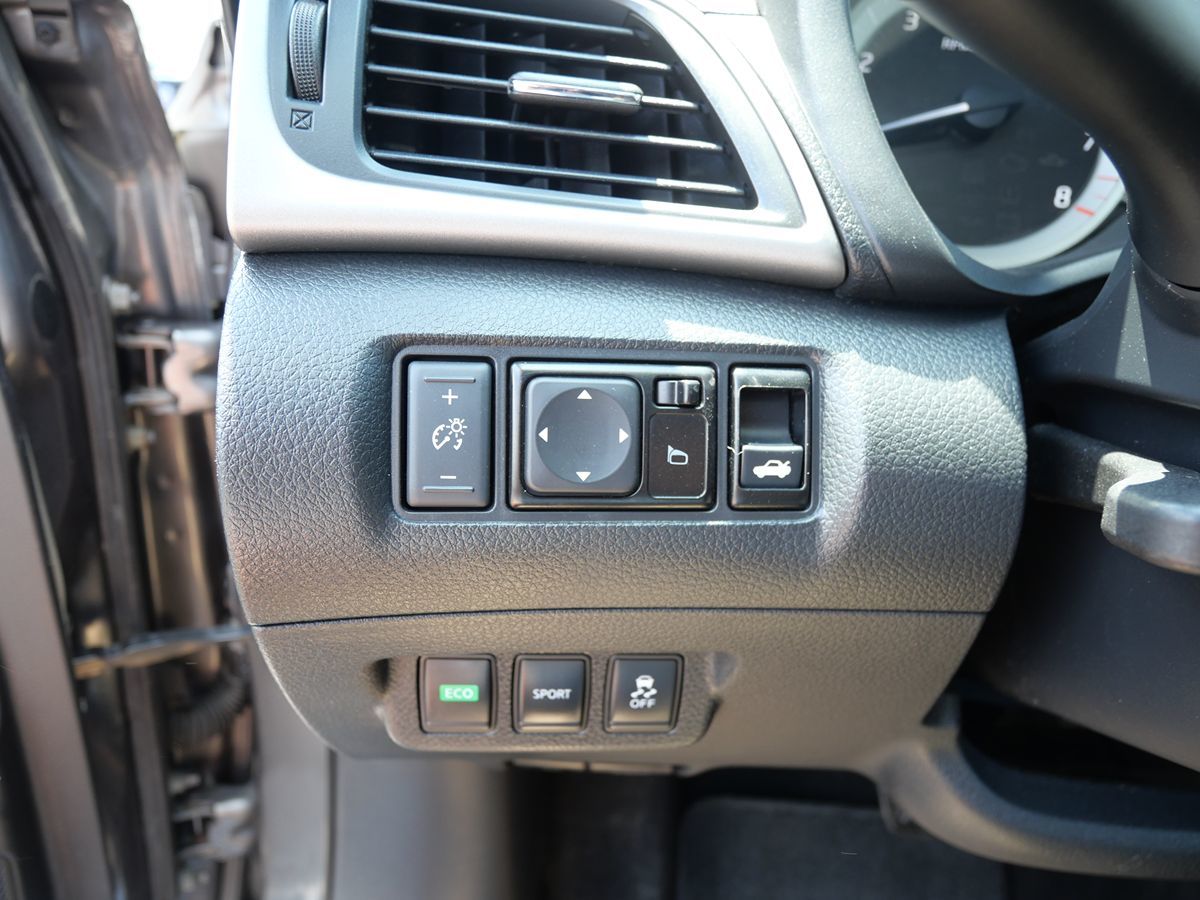 2015 Nissan Sentra SV photo 14