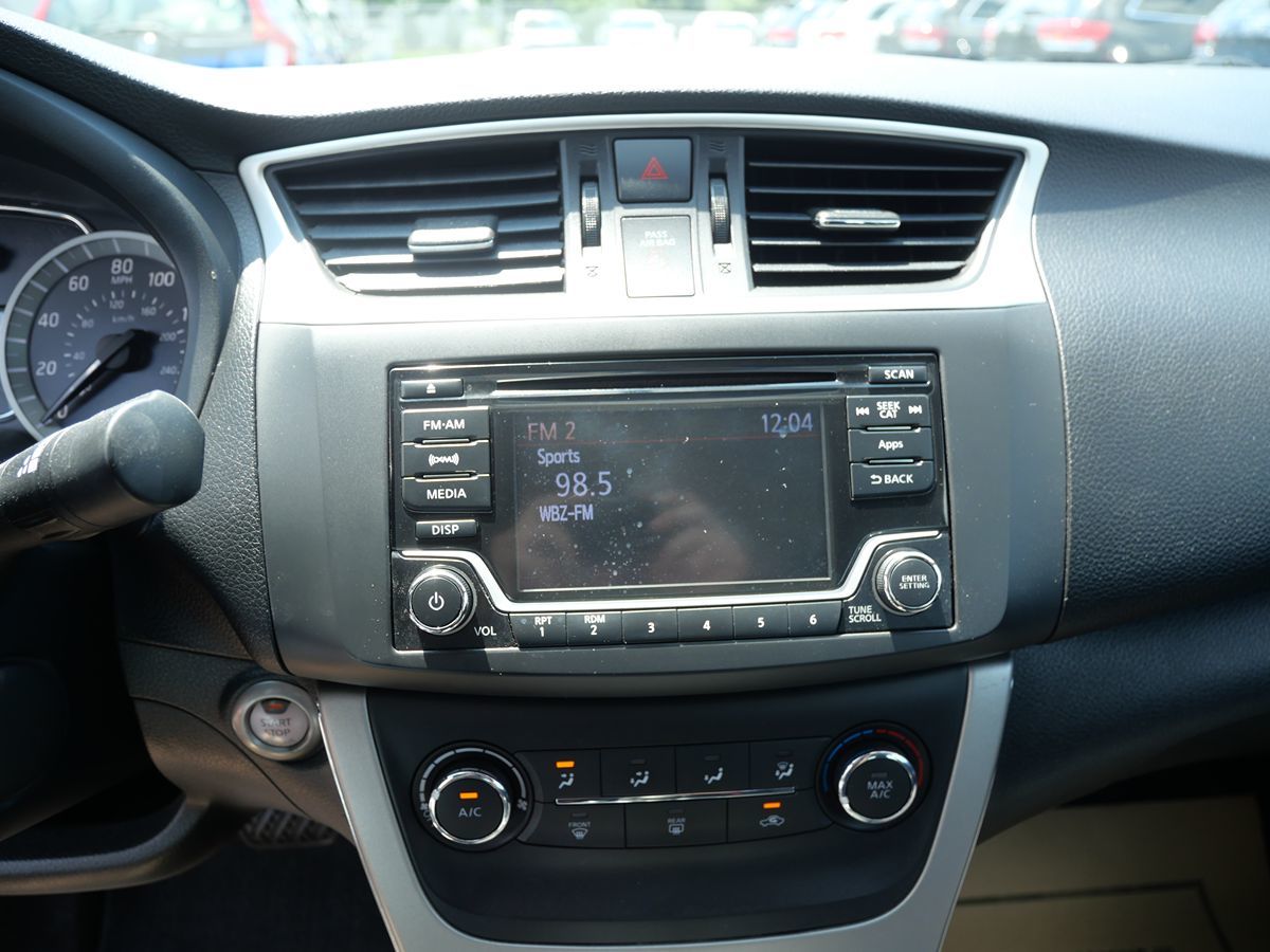 2015 Nissan Sentra SV photo 16