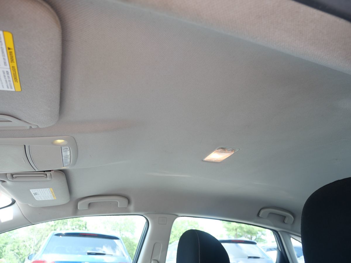 2015 Nissan Sentra SV photo 19
