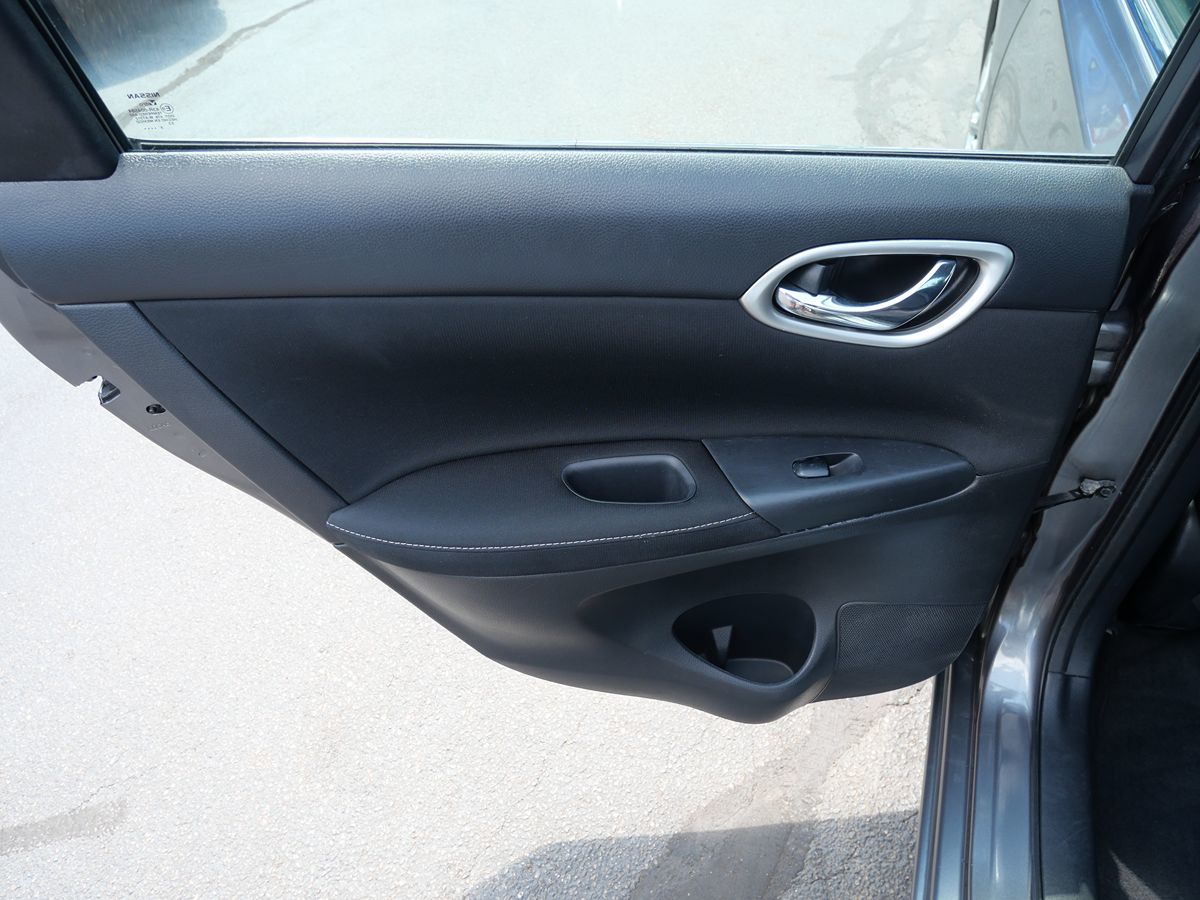 2015 Nissan Sentra SV photo 30