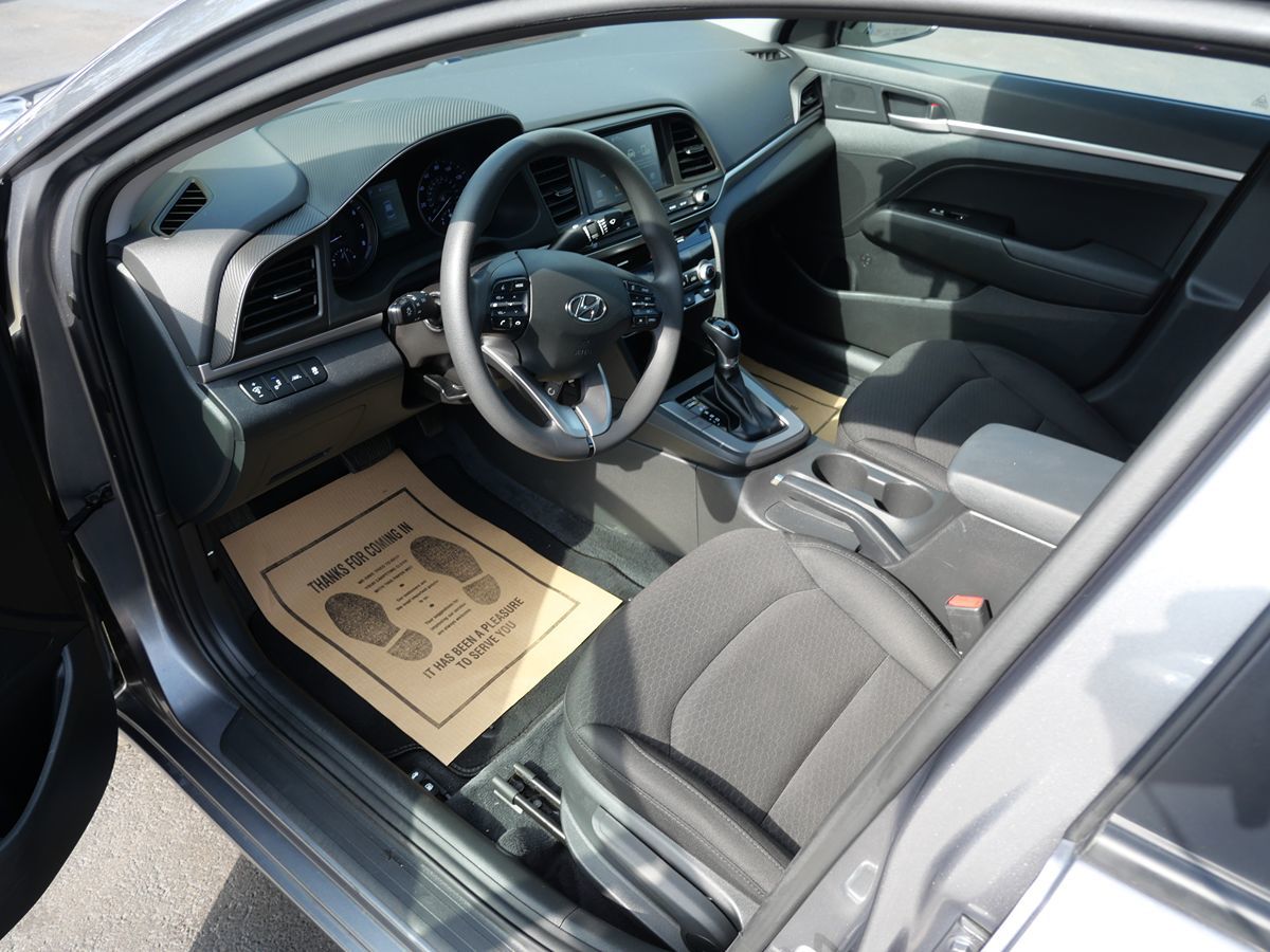 2020 Hyundai Elantra SEL photo 9