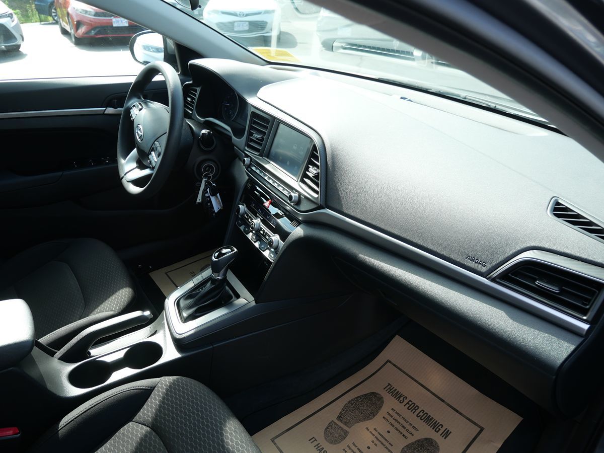 2020 Hyundai Elantra SEL photo 29